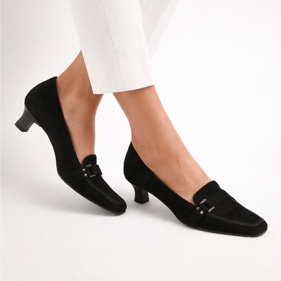 Stuart Weitzman Shoes - Stuart Weitzman Black Suede Kitten Heel Loafers Size 8 Classic Chic